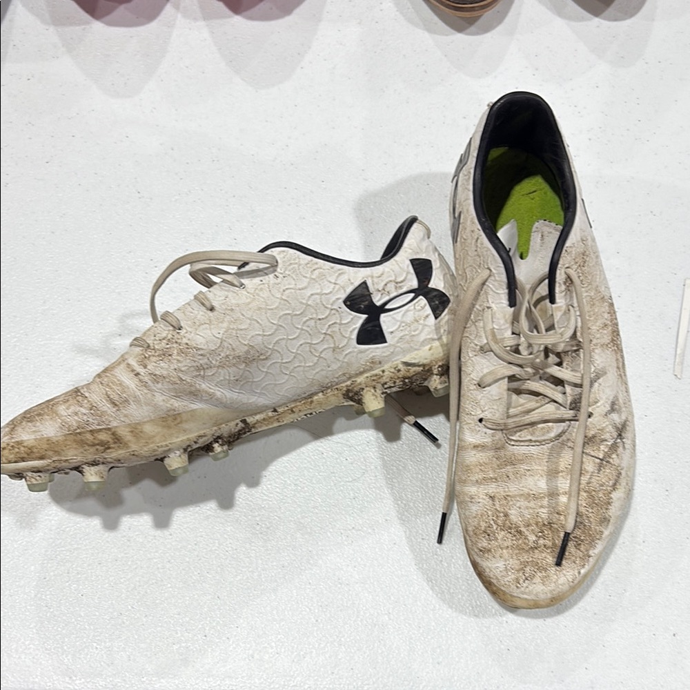 Under Armour Men's White Soccer Cleats